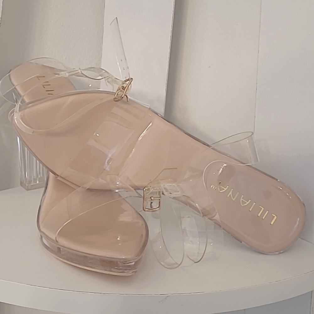 Beautiful heel sandal for any occasion and any outfit
